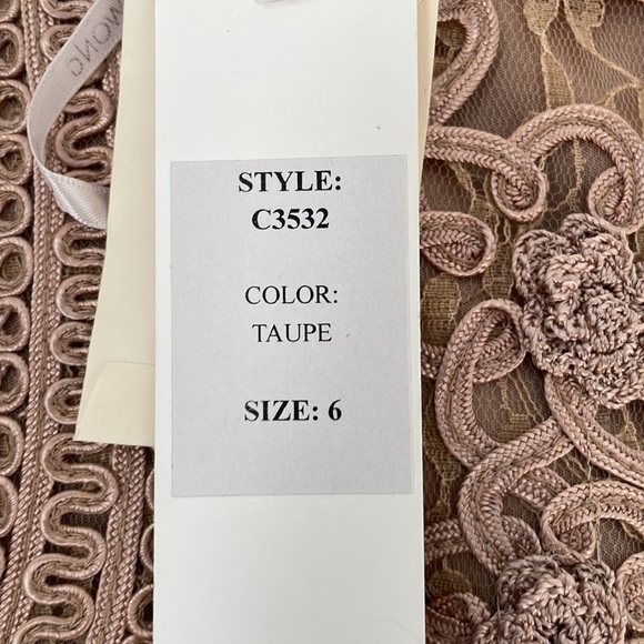 Evening dress - Picture 6 of 7